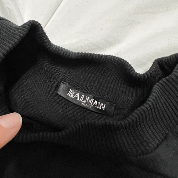 Balmain black crew neck sweater with white velvet medallion. - Picture 4 of 7